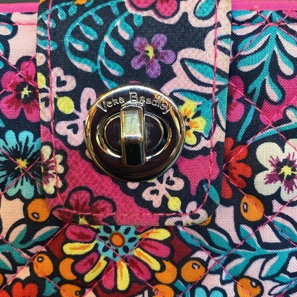 Vera Bradley Turn Lock Purse Wallet Pink Aqua Floral 7 x 5 - Picture 2 of 8
